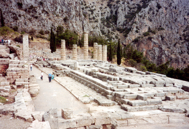 Ruínas do Templo de Apolo em Delfos