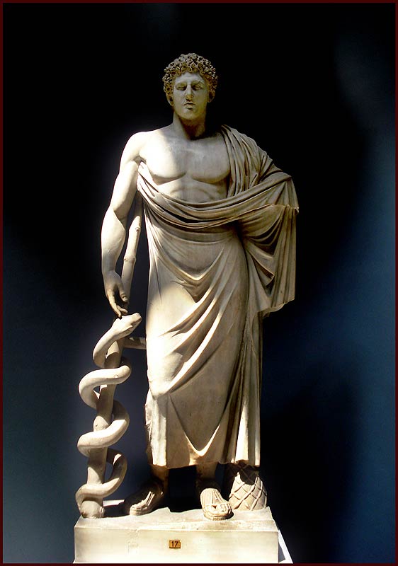 Asclépio, filho de Apolo, cópia romana de original grego do século IV a.C
